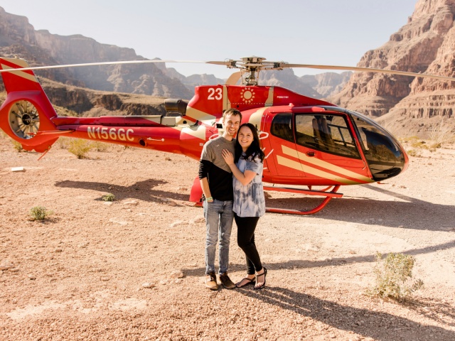 King Of Canyon Helicopter Landing with Champagne and Strip Flyover for West Rim tours from Las Vegas
