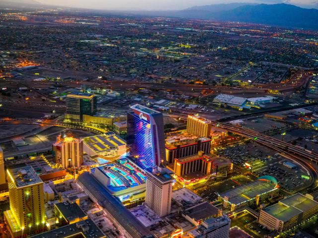 Private Las Vegas Strip Highlights Night Helicopter Flight (Up to 6 Guests) in Grand Canyon air tours